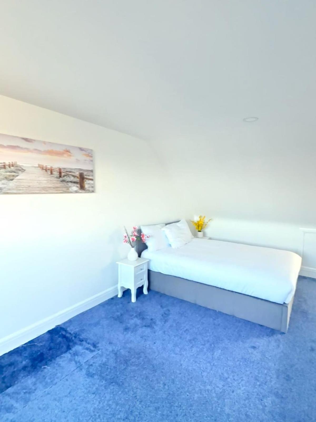 Luxury House In 21 Minute Train Journey From London