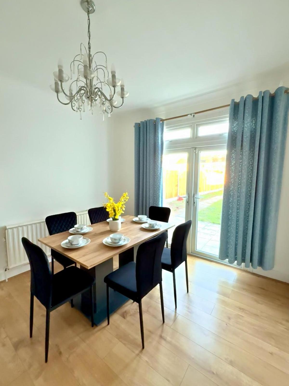 Luxury House In 21 Minute Train Journey From London Appartement *