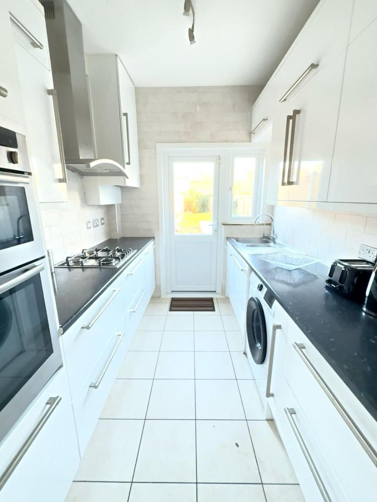 Appartement Luxury House In 21 Minute Train Journey From London Ilford