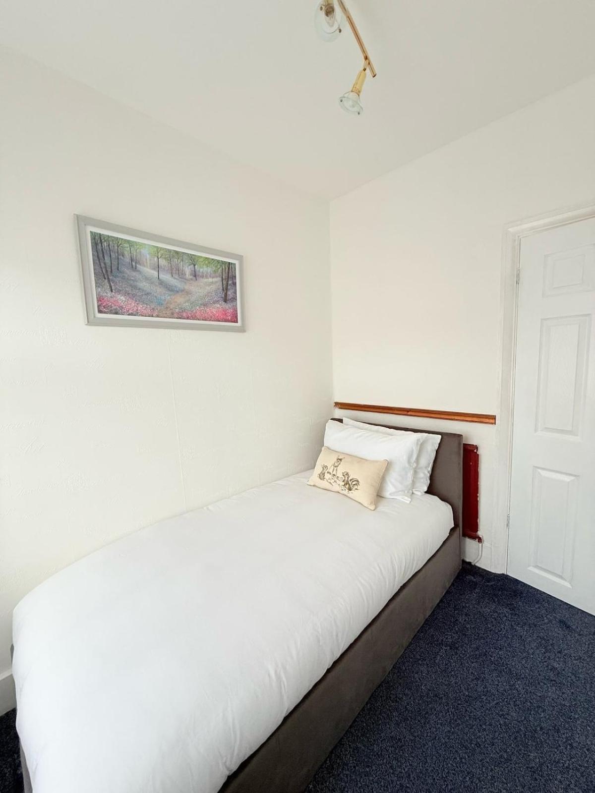 Apartment Luxury House In 21 Minute Train Journey From London *