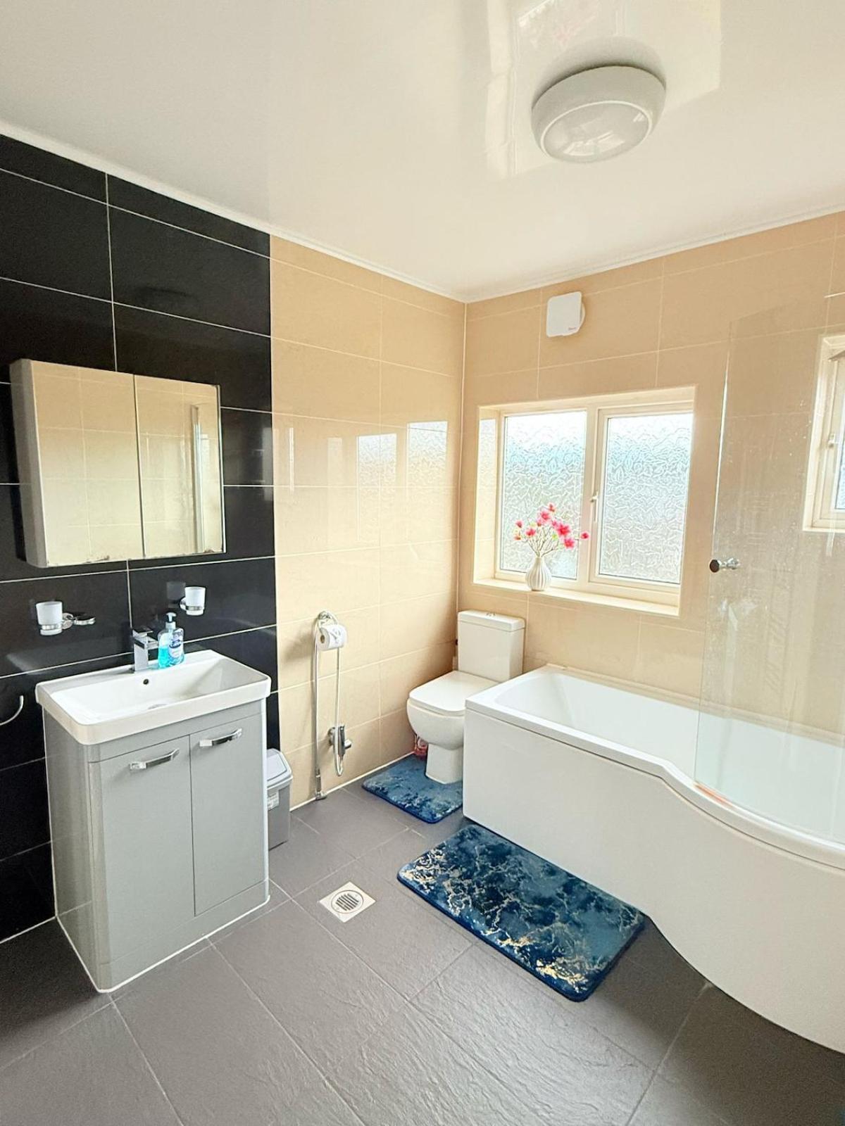 Appartement Luxury House In 21 Minute Train Journey From London